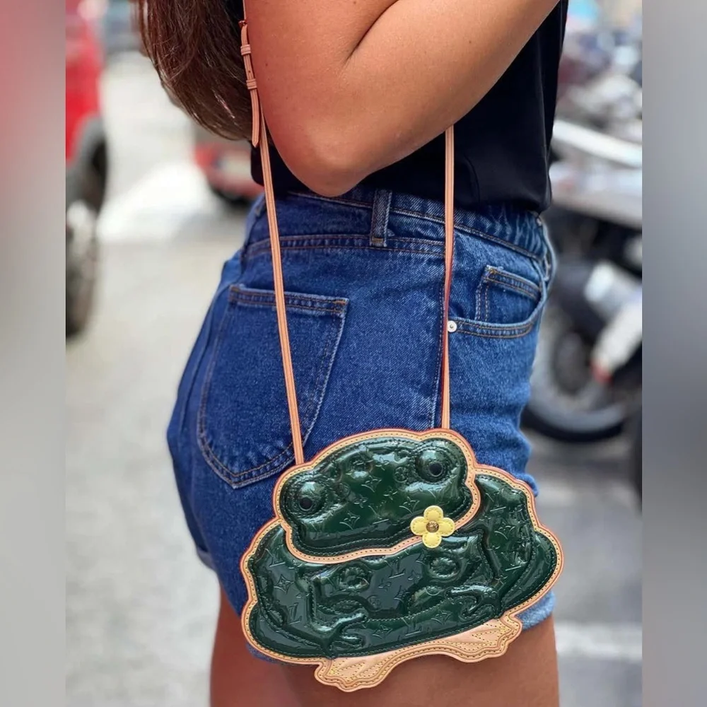 Limited Edition Louis Vuitton Conte de Fees Frog Crossbody - Picture 3 of 14